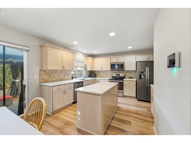 2083 Ne 10TH Ave, Hillsboro, OR 97124