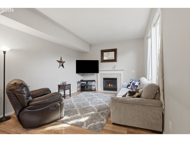 2083 Ne 10TH Ave, Hillsboro, OR 97124