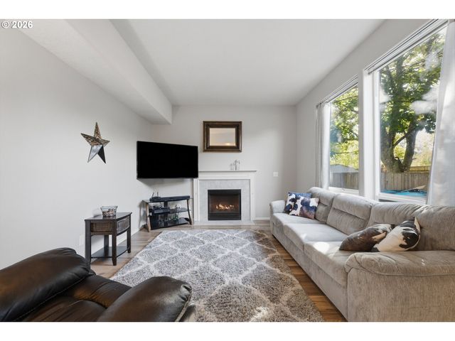2083 Ne 10TH Ave, Hillsboro, OR 97124