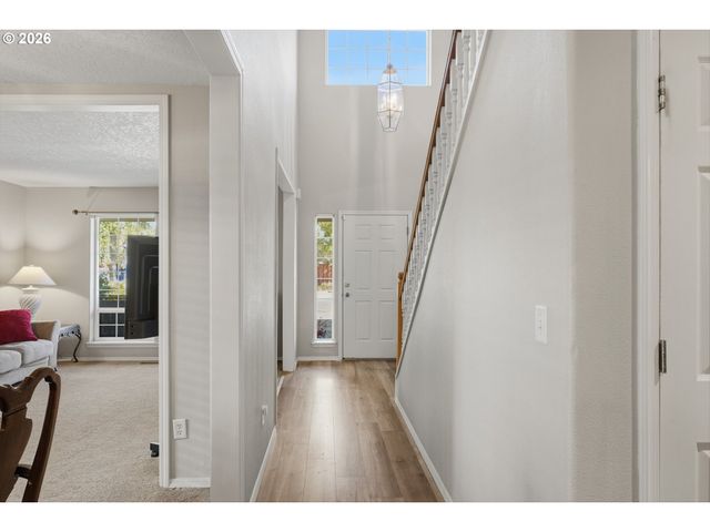 2083 Ne 10TH Ave, Hillsboro, OR 97124
