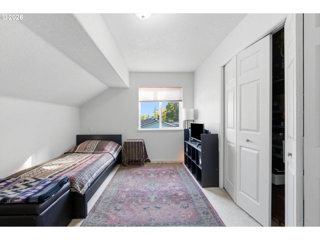 2083 Ne 10TH Ave, Hillsboro, OR 97124