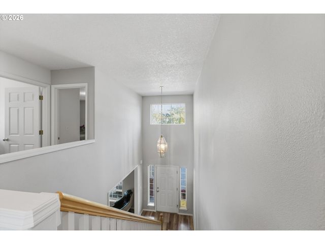 2083 Ne 10TH Ave, Hillsboro, OR 97124