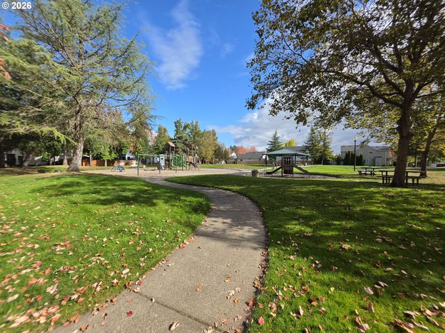 2083 Ne 10TH Ave, Hillsboro, OR 97124