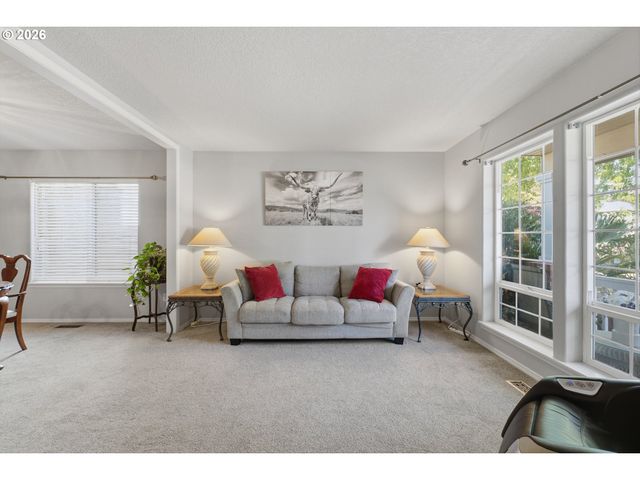 2083 Ne 10TH Ave, Hillsboro, OR 97124