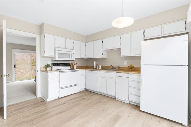 4 Drummer Boy Way 4, Lexington, MA 02420