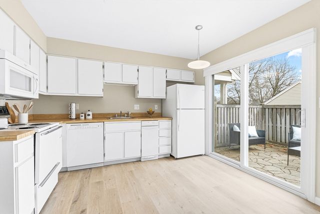 4 Drummer Boy Way 4, Lexington, MA 02420