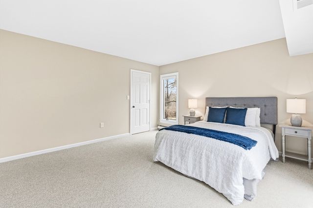 4 Drummer Boy Way 4, Lexington, MA 02420