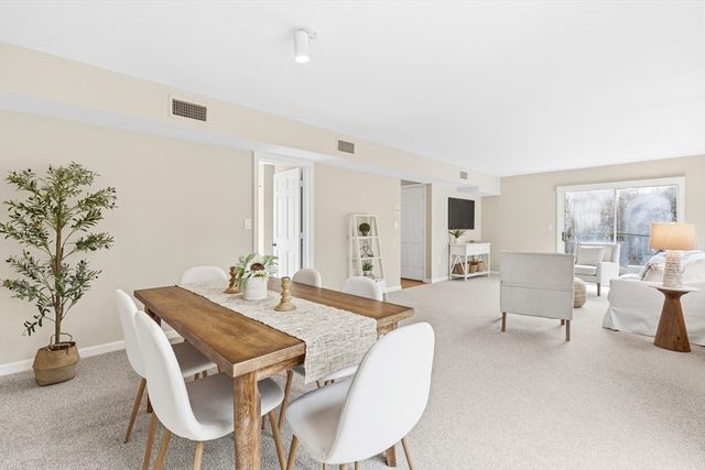 4 Drummer Boy Way 4, Lexington, MA 02420