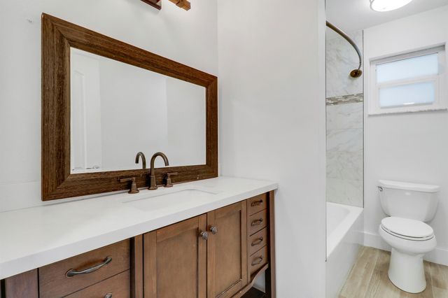 41 Tara Lakes Drive E, Boynton Beach, FL 33436