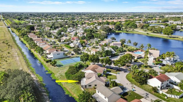 41 Tara Lakes Drive E, Boynton Beach, FL 33436