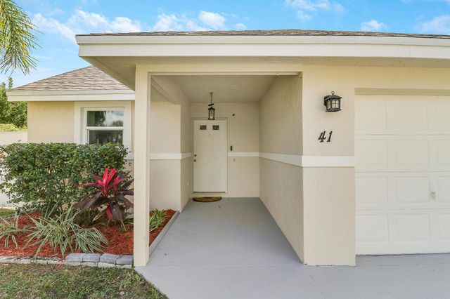 41 Tara Lakes Drive E, Boynton Beach, FL 33436