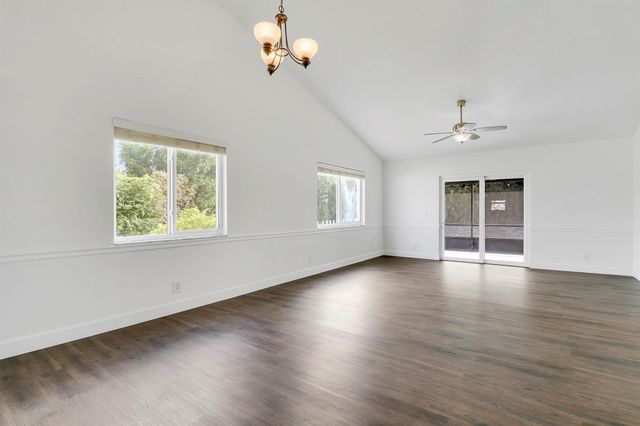 41 Tara Lakes Drive E, Boynton Beach, FL 33436