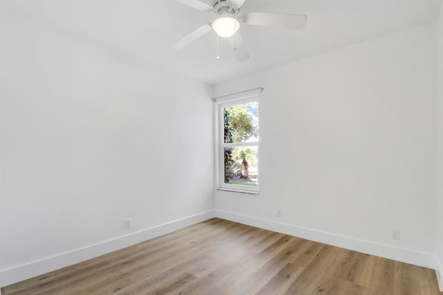 41 Tara Lakes Drive E, Boynton Beach, FL 33436