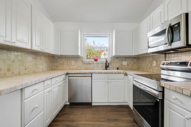 41 Tara Lakes Drive E, Boynton Beach, FL 33436