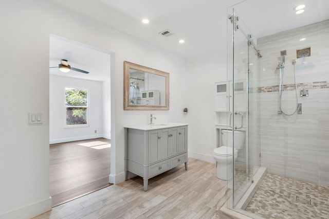 41 Tara Lakes Drive E, Boynton Beach, FL 33436