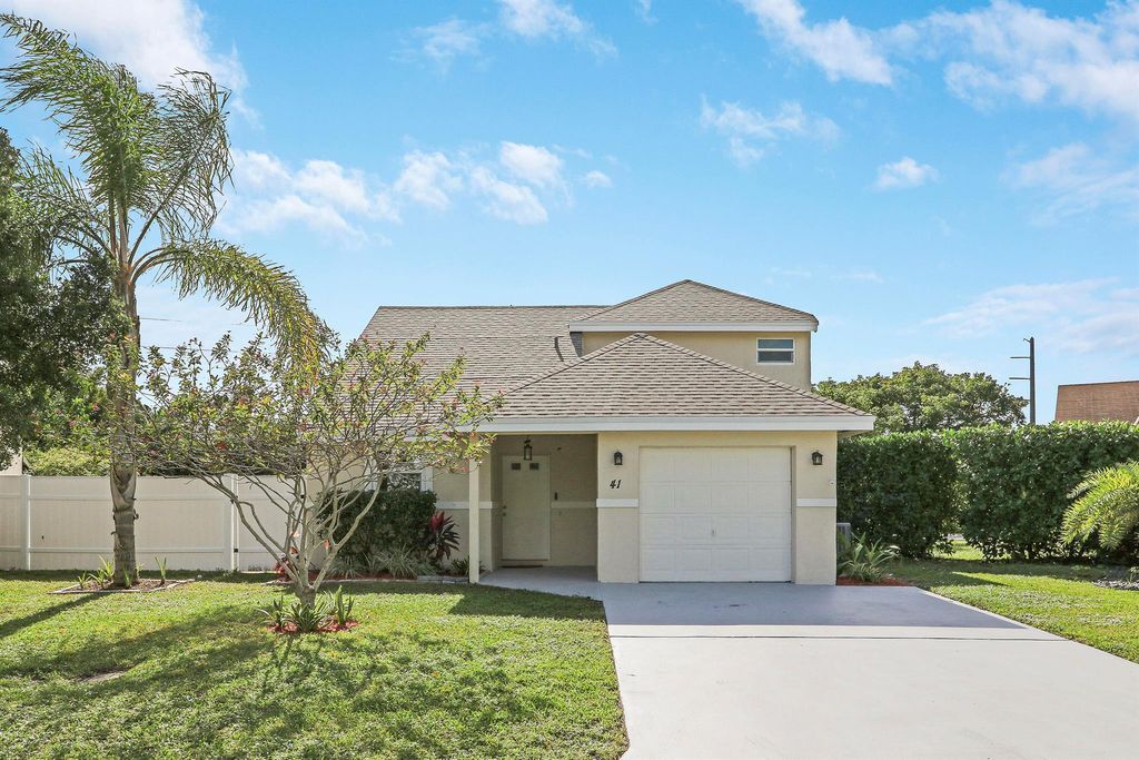 41 Tara Lakes Drive E, Boynton Beach, FL 33436