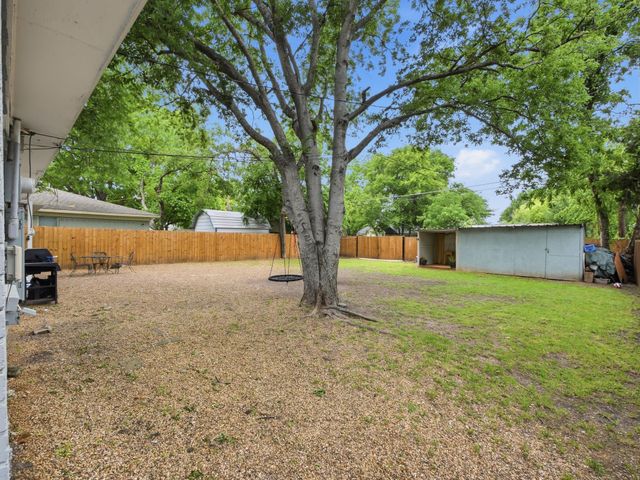 2219 Loyce Drive, Mesquite, TX 75149