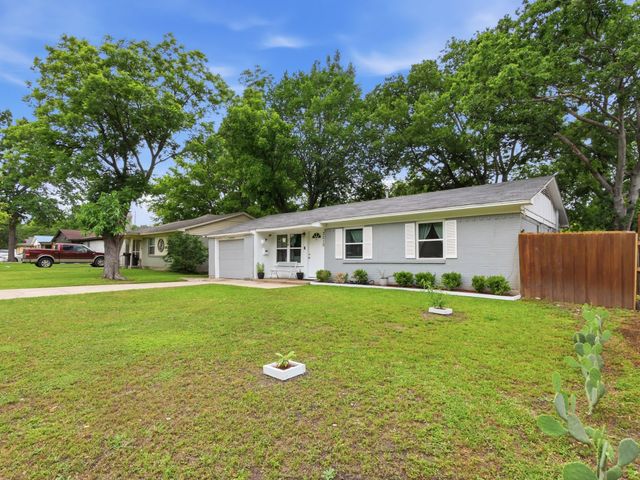 2219 Loyce Drive, Mesquite, TX 75149