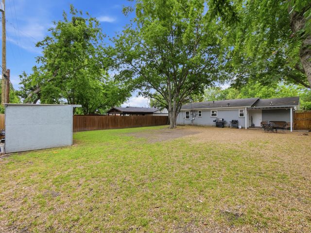 2219 Loyce Drive, Mesquite, TX 75149