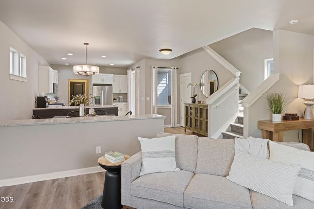 61066 SE Sydney Harbor Drive, Bend, OR 97702