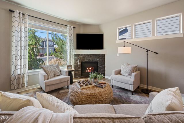 61066 SE Sydney Harbor Drive, Bend, OR 97702