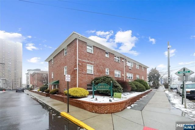 201 Oakdene Place C00E2, Cliffside Park, NJ 07010