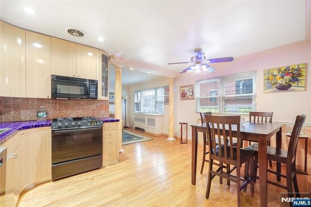 201 Oakdene Place C00E2, Cliffside Park, NJ 07010