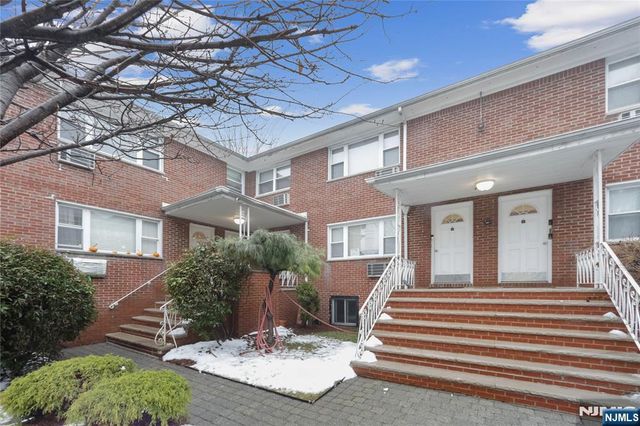 201 Oakdene Place C00E2, Cliffside Park, NJ 07010