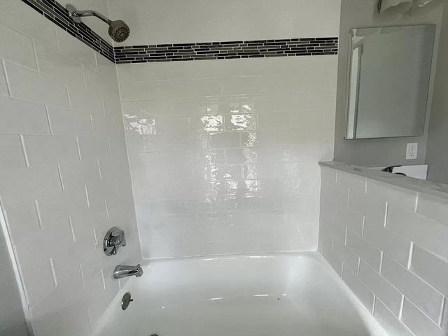 49 W Greenwood, Amesbury, MA 01913