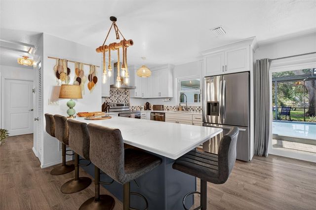 1760 75TH AVENUE N, St Petersburg, FL 33702