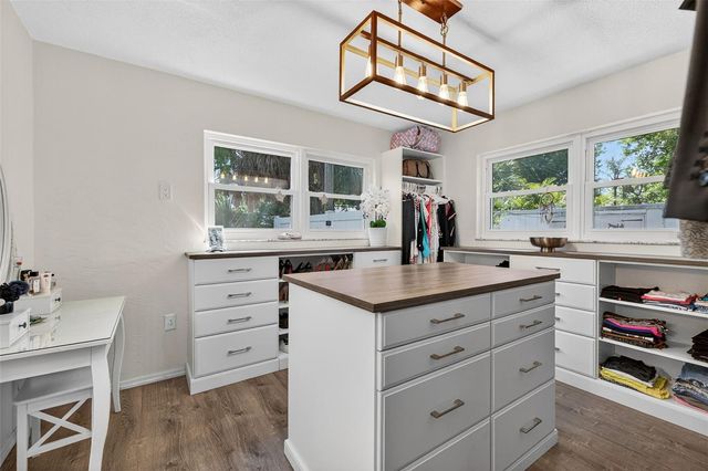 1760 75TH AVENUE N, St Petersburg, FL 33702