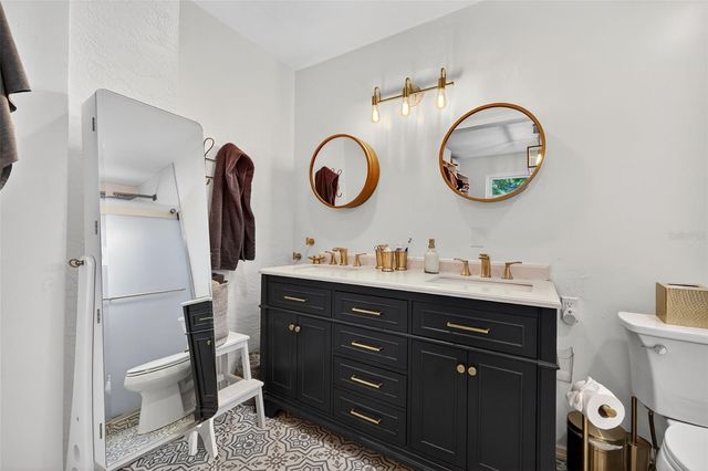 1760 75TH AVENUE N, St Petersburg, FL 33702