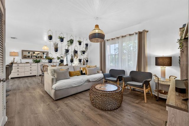 1760 75TH AVENUE N, St Petersburg, FL 33702