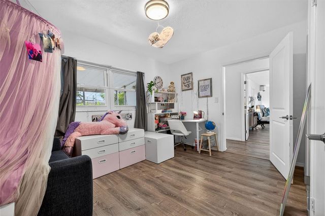 1760 75TH AVENUE N, St Petersburg, FL 33702