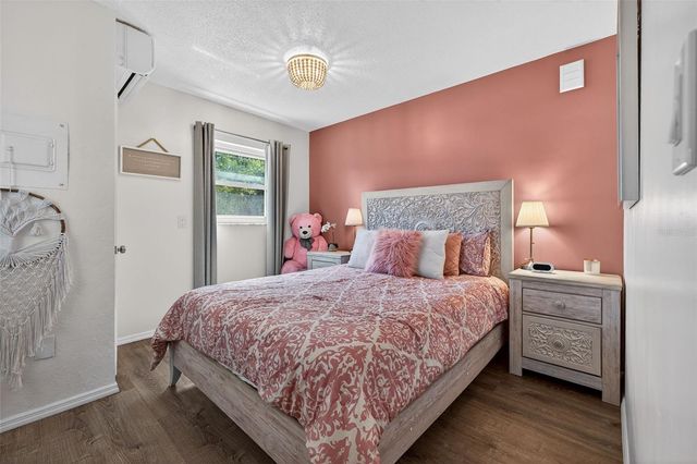 1760 75TH AVENUE N, St Petersburg, FL 33702