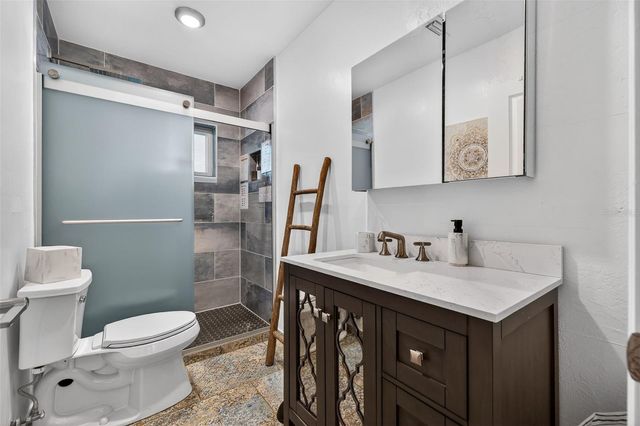 1760 75TH AVENUE N, St Petersburg, FL 33702