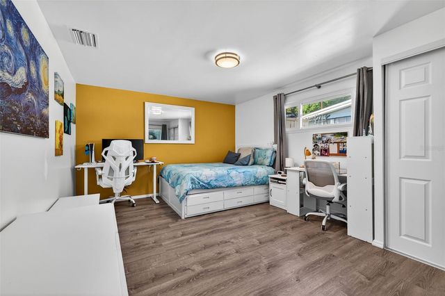 1760 75TH AVENUE N, St Petersburg, FL 33702