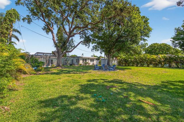 1760 75TH AVENUE N, St Petersburg, FL 33702