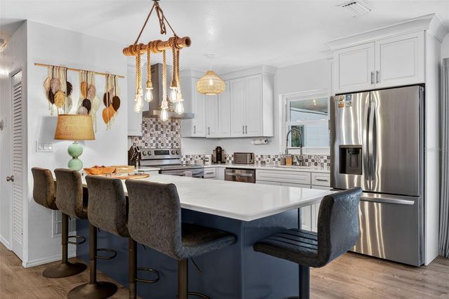 1760 75TH AVENUE N, St Petersburg, FL 33702