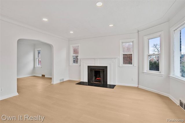 15721 Asbury Park, Detroit, MI 48227