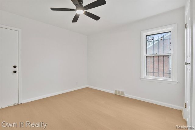 15721 Asbury Park, Detroit, MI 48227