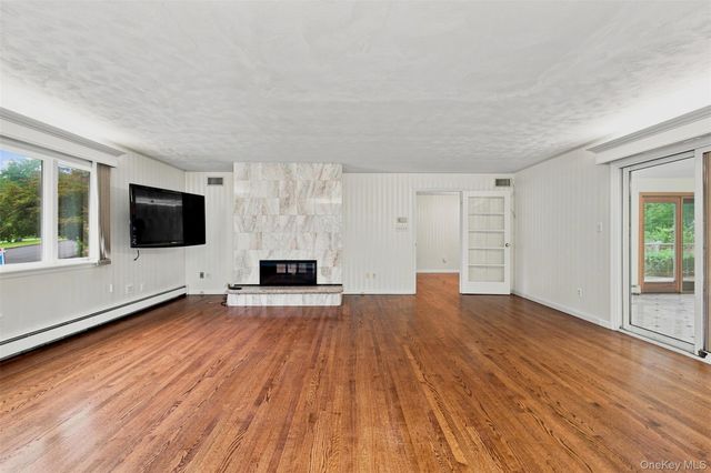 11 Hillside Court, Suffern, NY 10901
