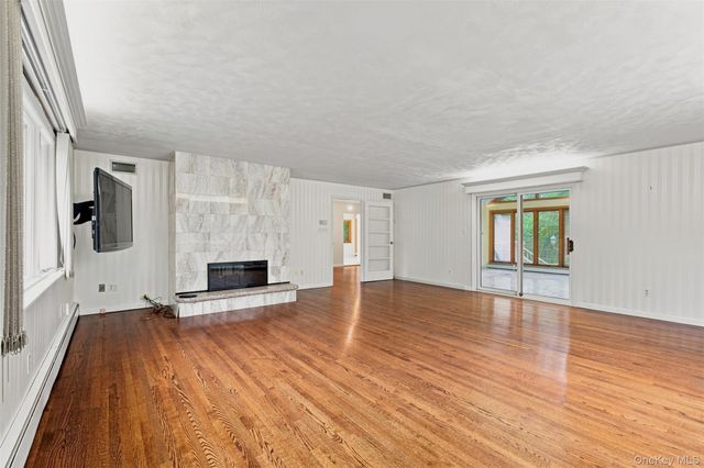 11 Hillside Court, Suffern, NY 10901