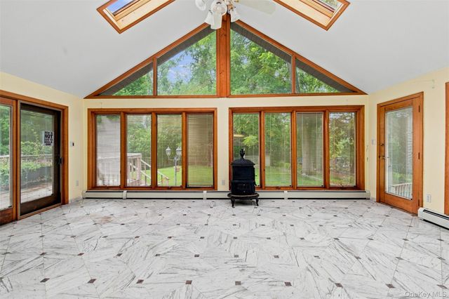 11 Hillside Court, Suffern, NY 10901