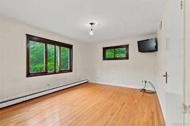 11 Hillside Court, Suffern, NY 10901