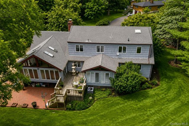 11 Hillside Court, Suffern, NY 10901