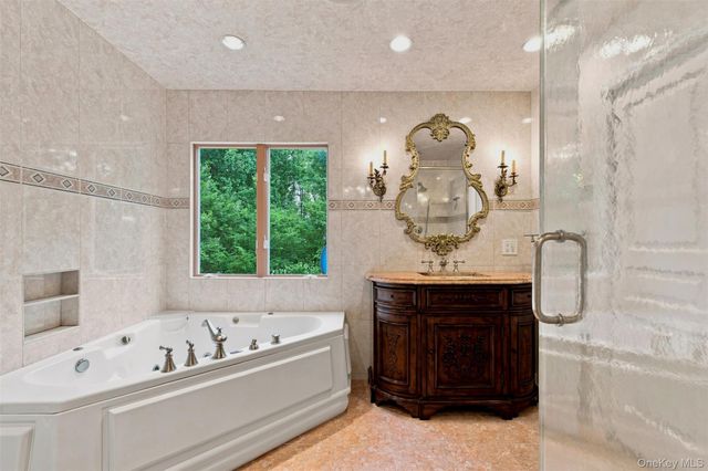 11 Hillside Court, Suffern, NY 10901