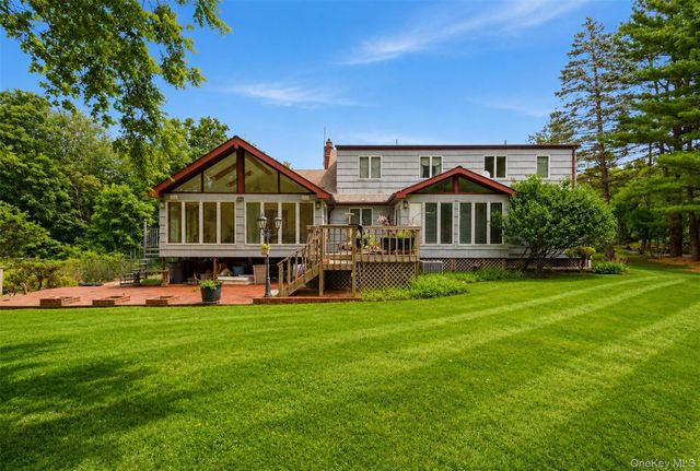11 Hillside Court, Suffern, NY 10901