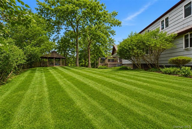 11 Hillside Court, Suffern, NY 10901