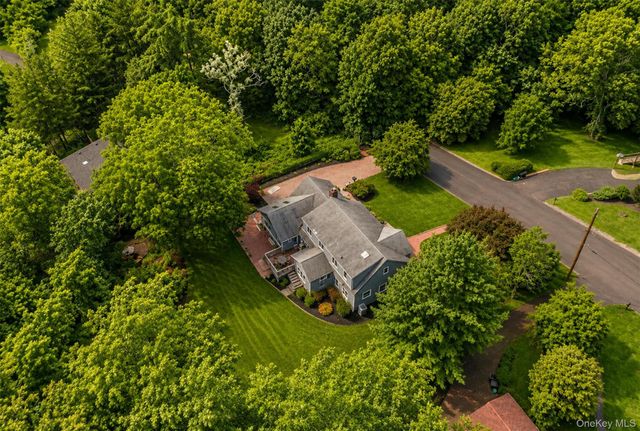 11 Hillside Court, Suffern, NY 10901